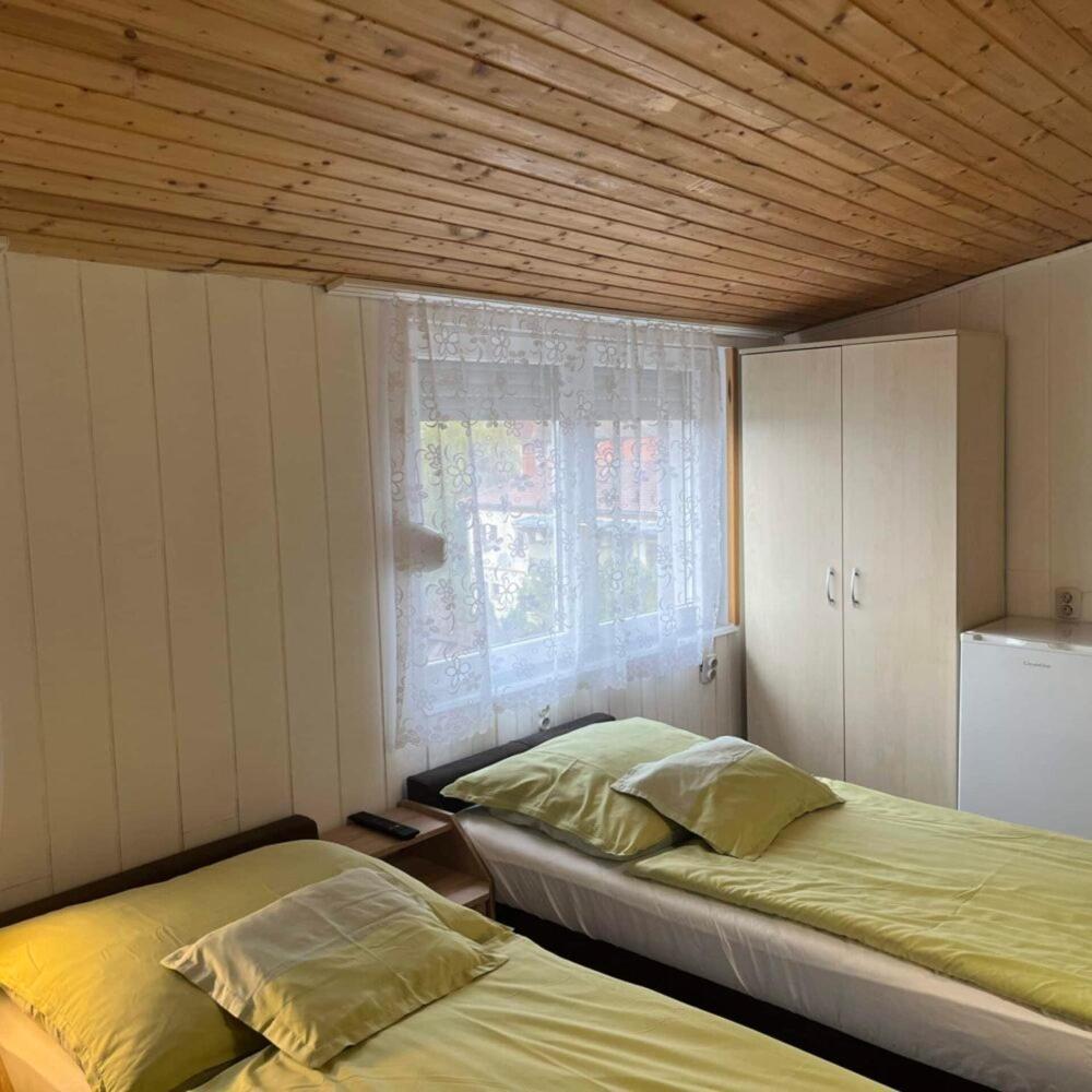 Lenzl'S Panzio Bed and Breakfast Szigetvár Εξωτερικό φωτογραφία