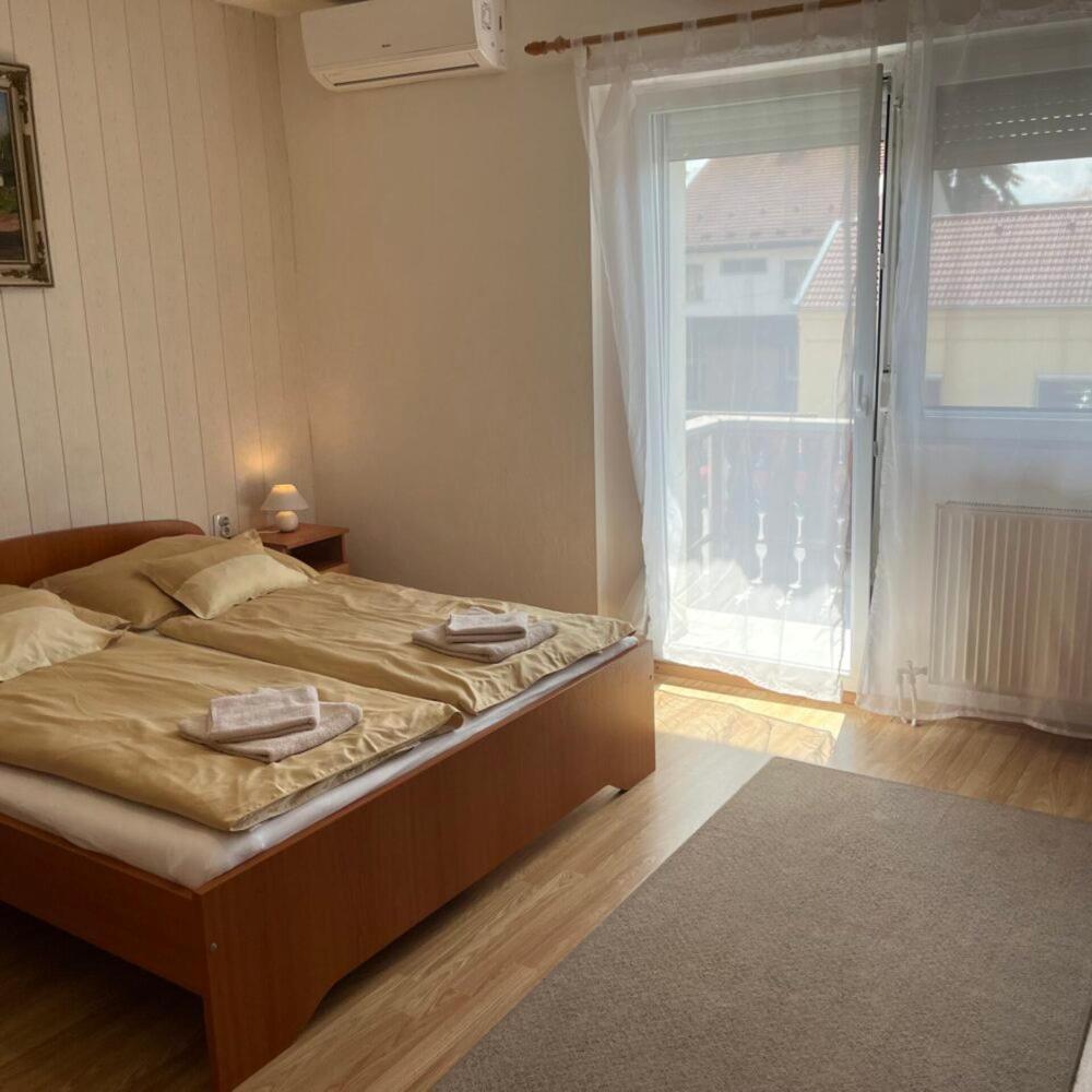 Lenzl'S Panzio Bed and Breakfast Szigetvár Εξωτερικό φωτογραφία